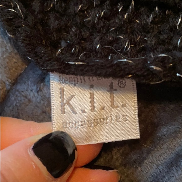 Black Winter Scarf with silver glitter - Picture 4 of 4